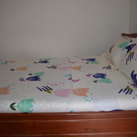 Bed and Breakfast Chez Sabine Abomey Экстерьер фото