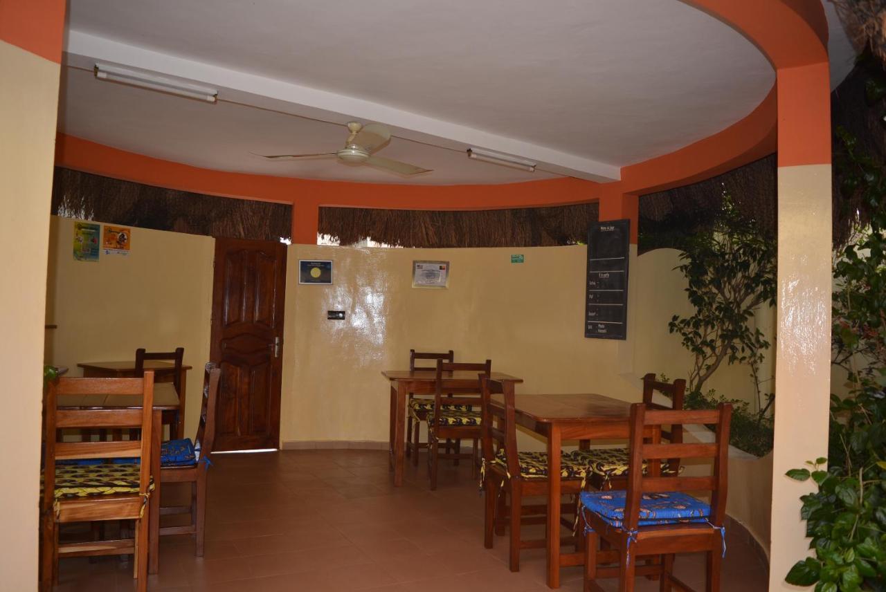 Bed and Breakfast Chez Sabine Abomey Экстерьер фото