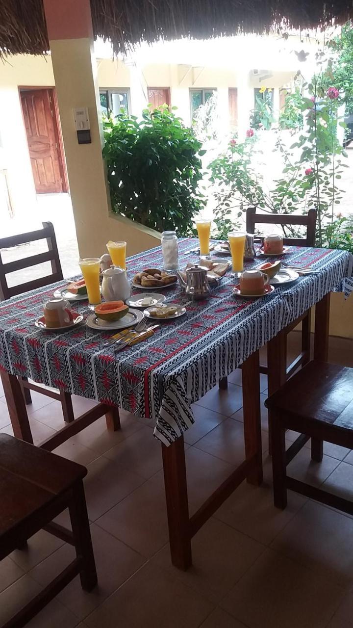 Bed and Breakfast Chez Sabine Abomey Экстерьер фото